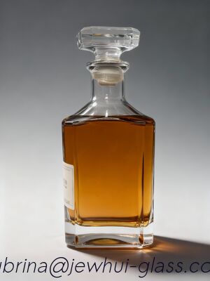 Good price 700ml Clear Glass Liquor Bottles/Whiskey Glass Bottle online