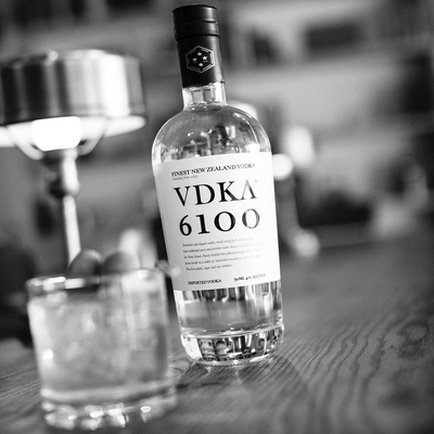 Buy Crystal White Vodka 6100 Liquor Glass Bottle 50ml-1000ml Screen Printing online manufacture